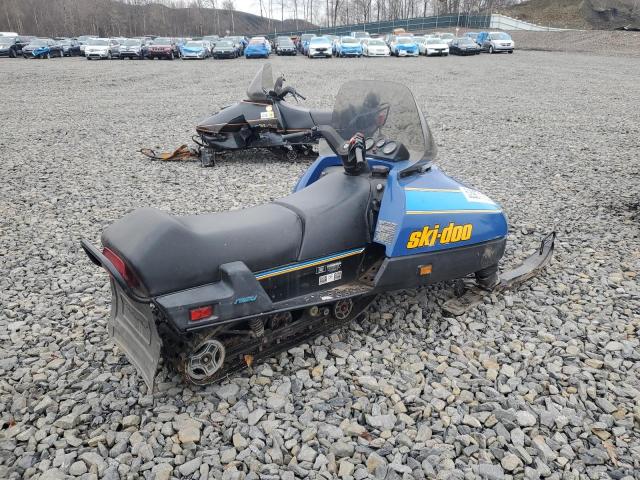 SKI-DOO SNOWMOBILE 1987