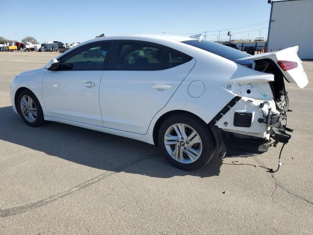 Фото 2 - HYUNDAI ELANTRA