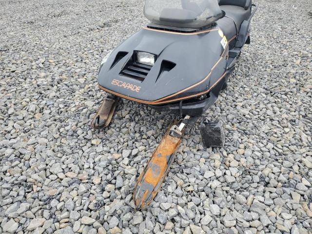 SKI-DOO SNOWMOBILE 1987