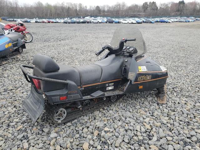 SKI-DOO SNOWMOBILE 1987