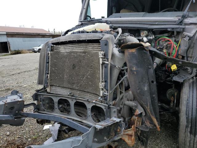 Фото 7 - VOLVO VN