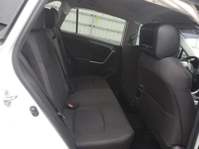 Фото 10 - TOYOTA RAV4