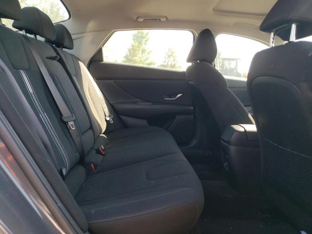 Фото 10 - HYUNDAI ELANTRA