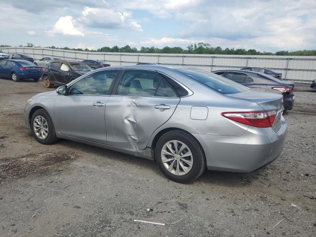 Фото 2 - TOYOTA CAMRY