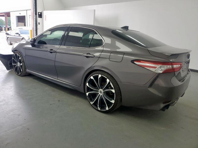 Фото 2 - TOYOTA CAMRY