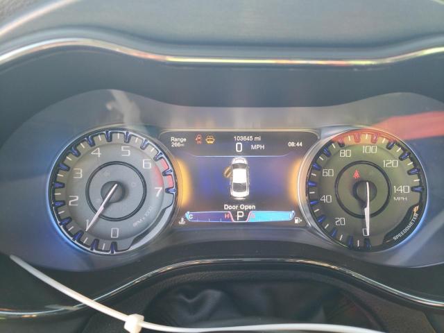 Фото 9 - CHRYSLER 200