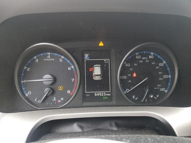 Фото 9 - TOYOTA RAV4