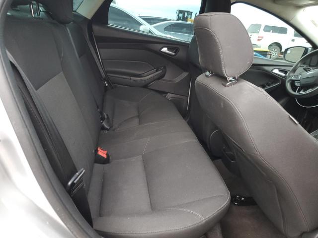 Фото 10 - FORD FOCUS