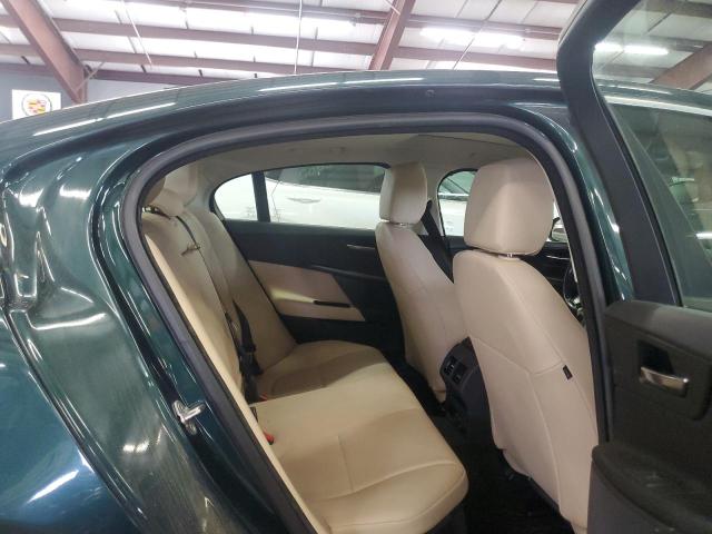 Фото 10 - JAGUAR XE