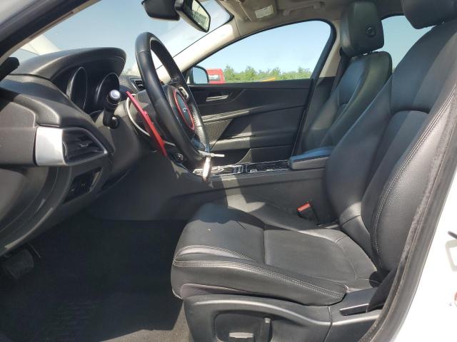 Фото 7 - JAGUAR XE