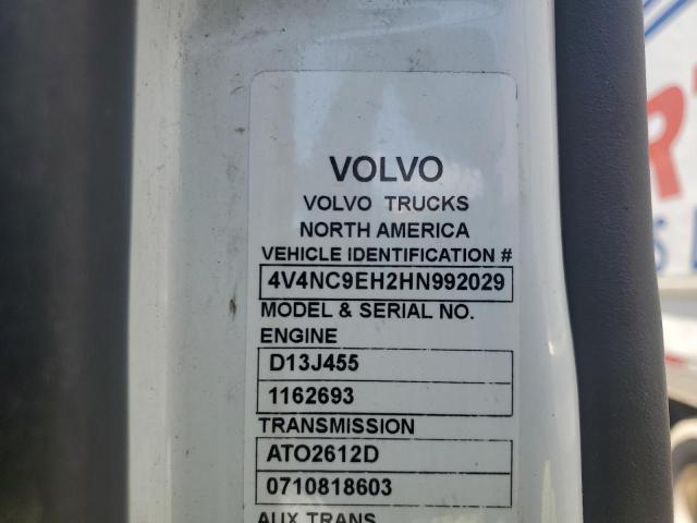 Фото 10 - VOLVO VN