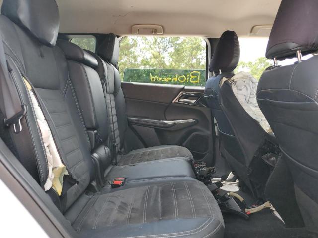 Фото 11 - MITSUBISHI OUTLANDER