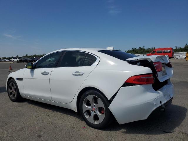 Фото 2 - JAGUAR XE