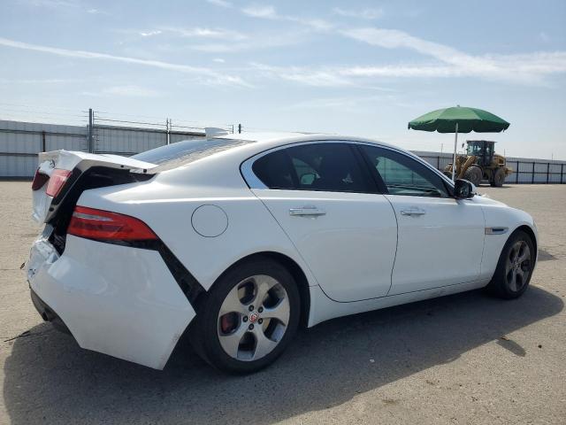 Фото 3 - JAGUAR XE