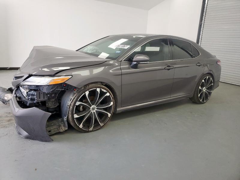 Фото 1 - TOYOTA CAMRY