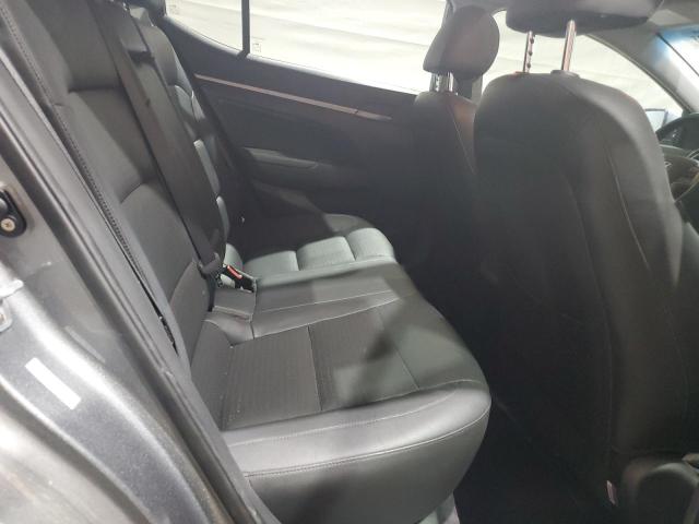 Фото 10 - HYUNDAI ELANTRA