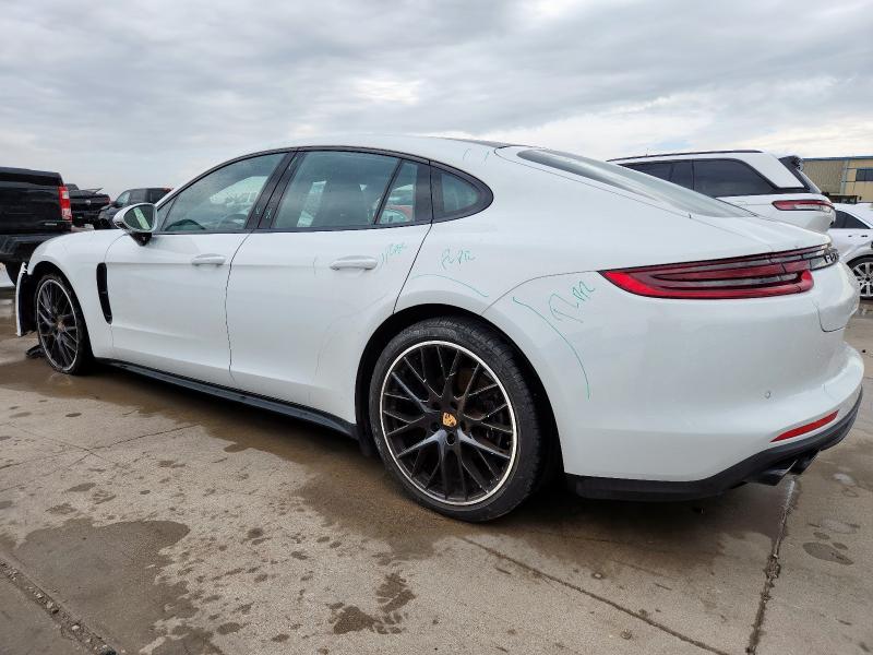 Фото 2 - PORSCHE PANAMERA
