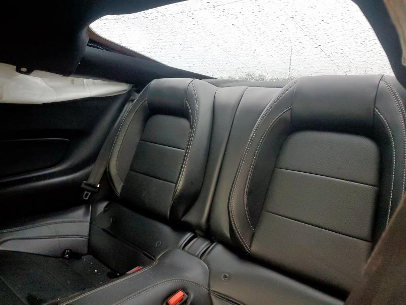 Фото 10 - FORD MUSTANG