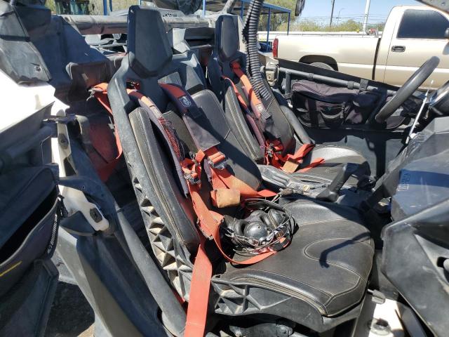 CAN-AM SIDEBYSIDE 2018