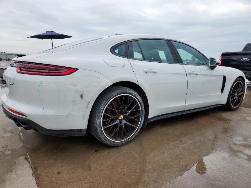 Фото 3 - PORSCHE PANAMERA