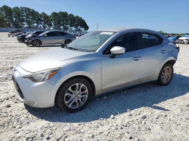 Фото 1 - TOYOTA YARIS