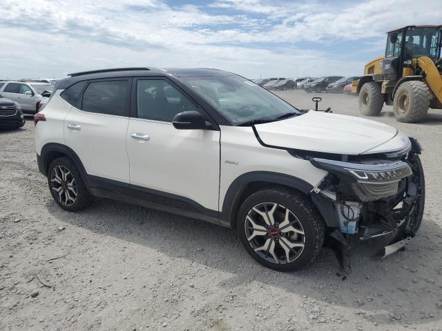 Фото 4 - KIA SELTOS