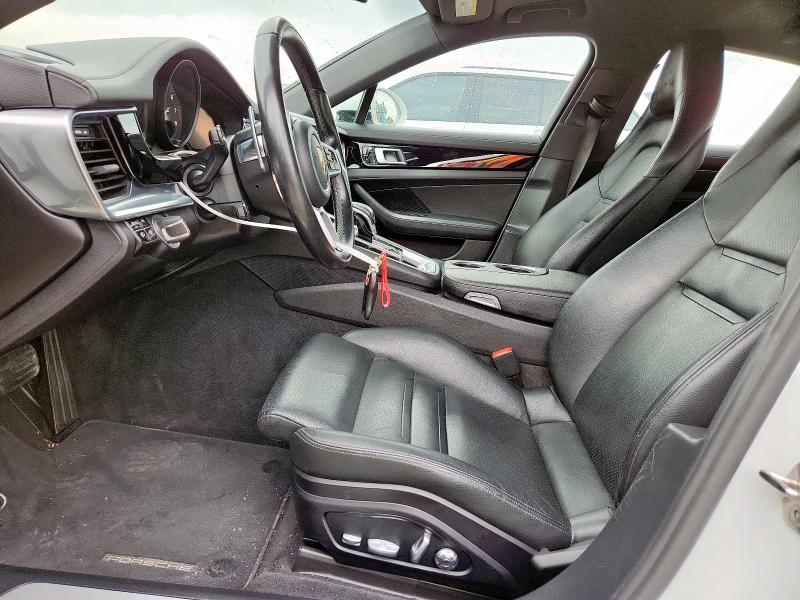 Фото 7 - PORSCHE PANAMERA