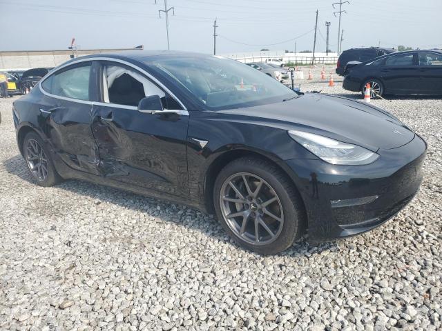 Фото 4 - TESLA MODEL 3