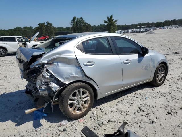 Фото 3 - TOYOTA YARIS