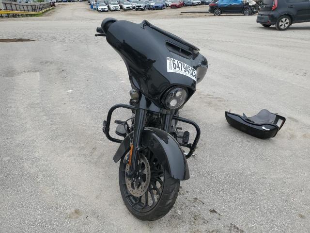 HARLEY-DAVIDSON FL 2018