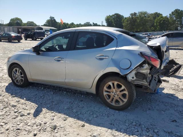 Фото 2 - TOYOTA YARIS