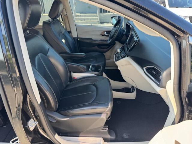 CHRYSLER MINIVAN 2020 VIN 2C4RC1DG7LR163251