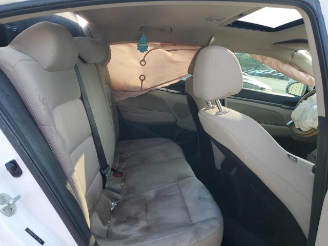 Фото 10 - HYUNDAI ELANTRA