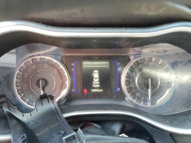 Фото 9 - CHRYSLER 200