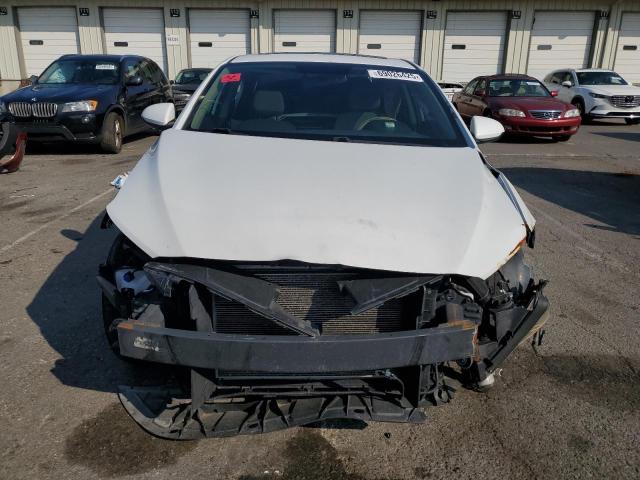 Фото 5 - HYUNDAI ELANTRA