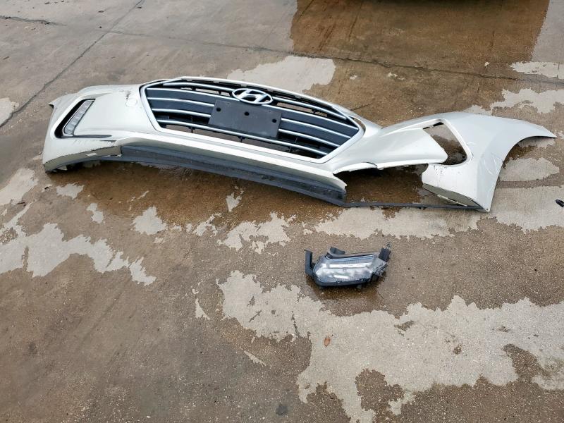 Фото 12 - HYUNDAI ELANTRA