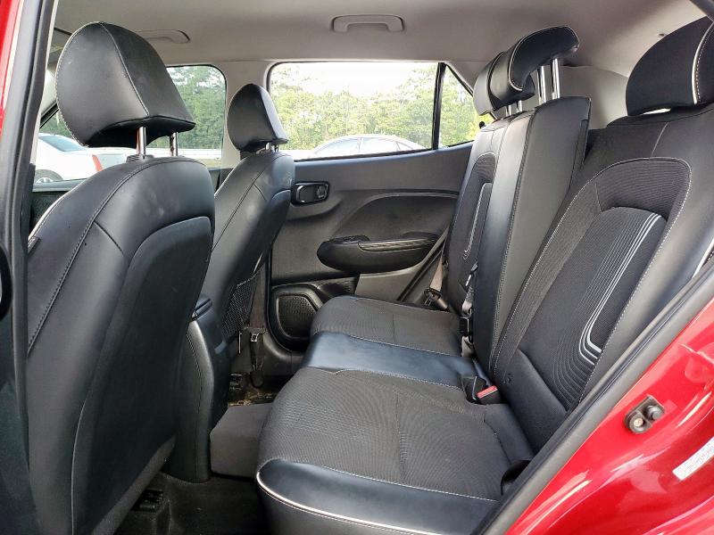 Фото 11 - HYUNDAI VENUE