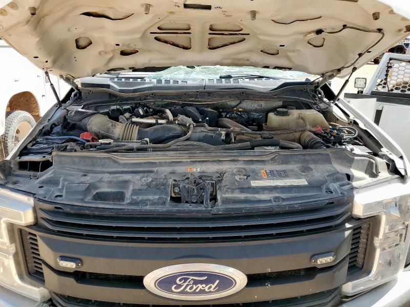 Фото 11 - FORD F550