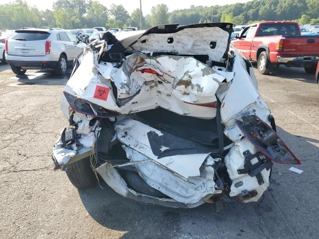 Фото 6 - HYUNDAI ELANTRA