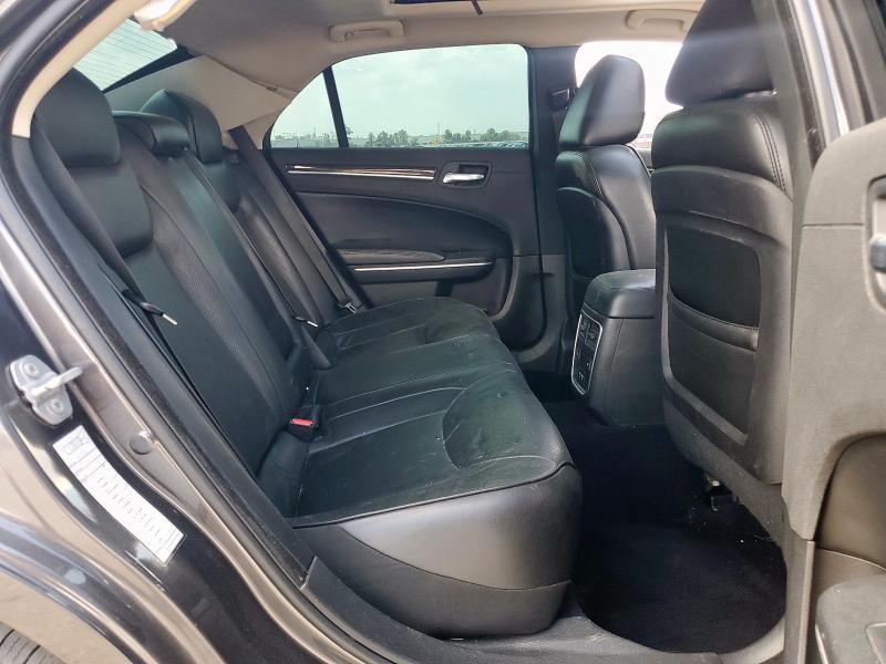 Фото 11 - CHRYSLER 300