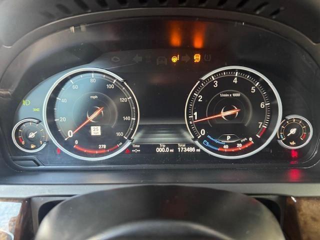 Фото 9 - BMW 7 SERIES