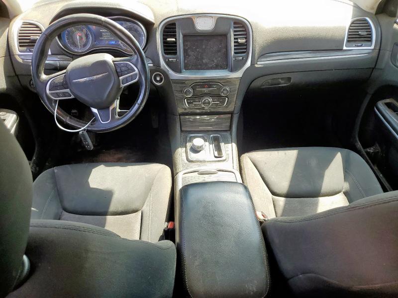 Фото 8 - CHRYSLER 300