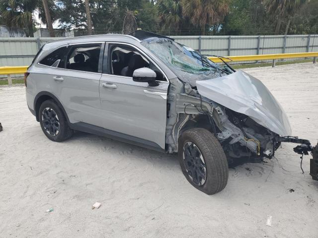 Фото 4 - KIA SORENTO