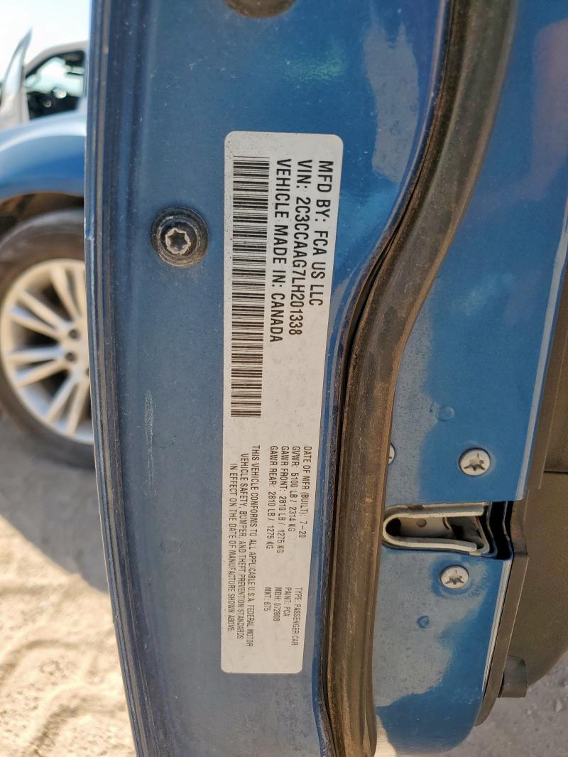 Фото 12 - CHRYSLER 300