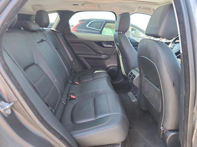 Фото 11 - JAGUAR F-PACE