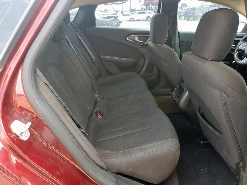 Фото 10 - CHRYSLER 200