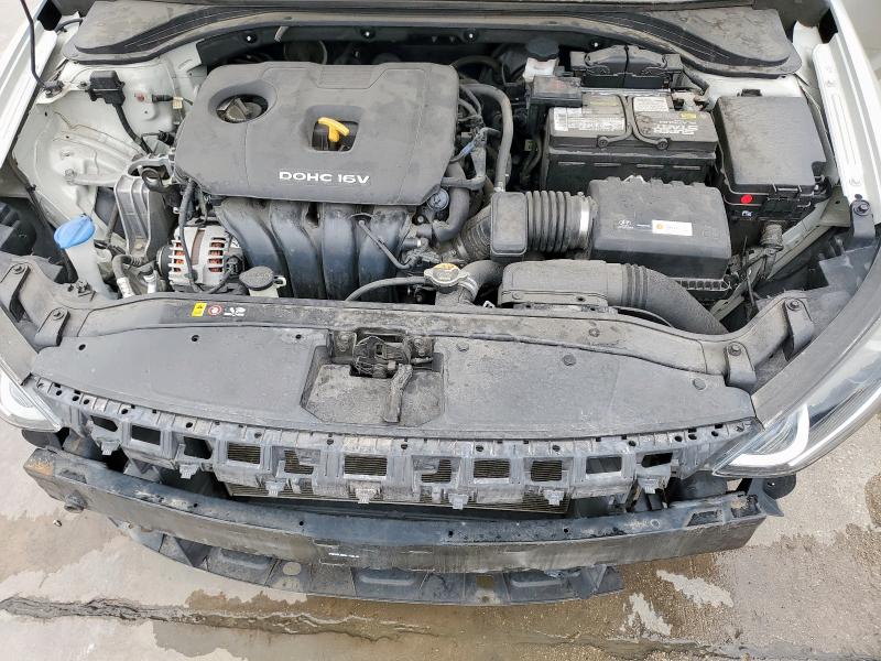 Фото 11 - HYUNDAI ELANTRA