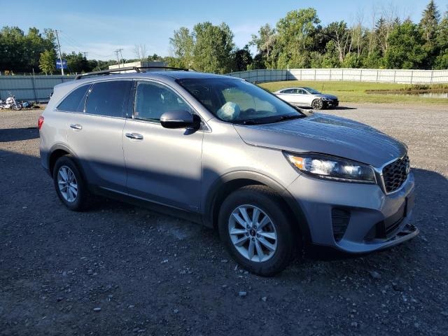 Фото 4 - KIA SORENTO