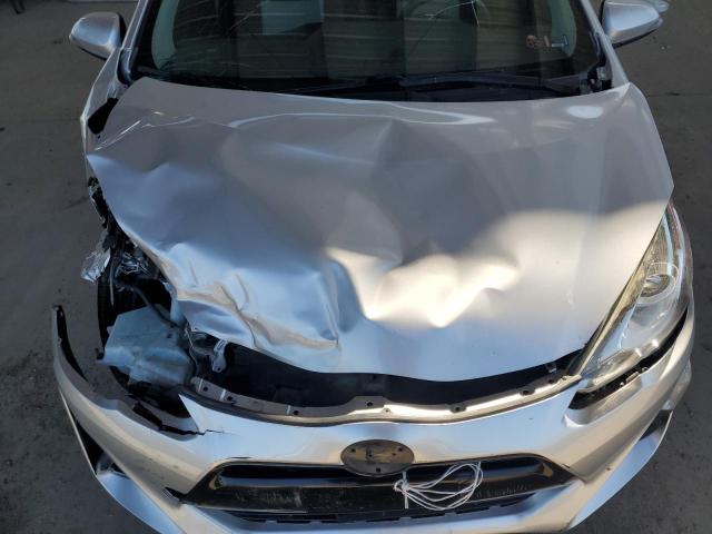 Фото 12 - TOYOTA PRIUS