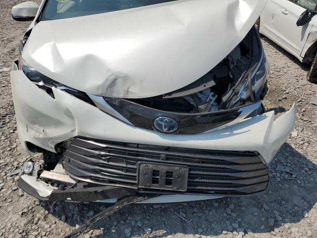 Фото 12 - TOYOTA SIENNA